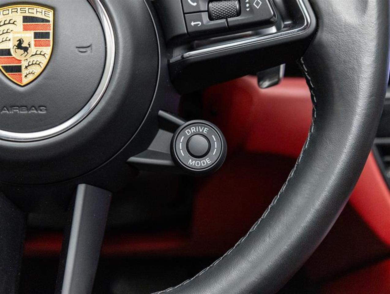 2024 Porsche Macan  Photo