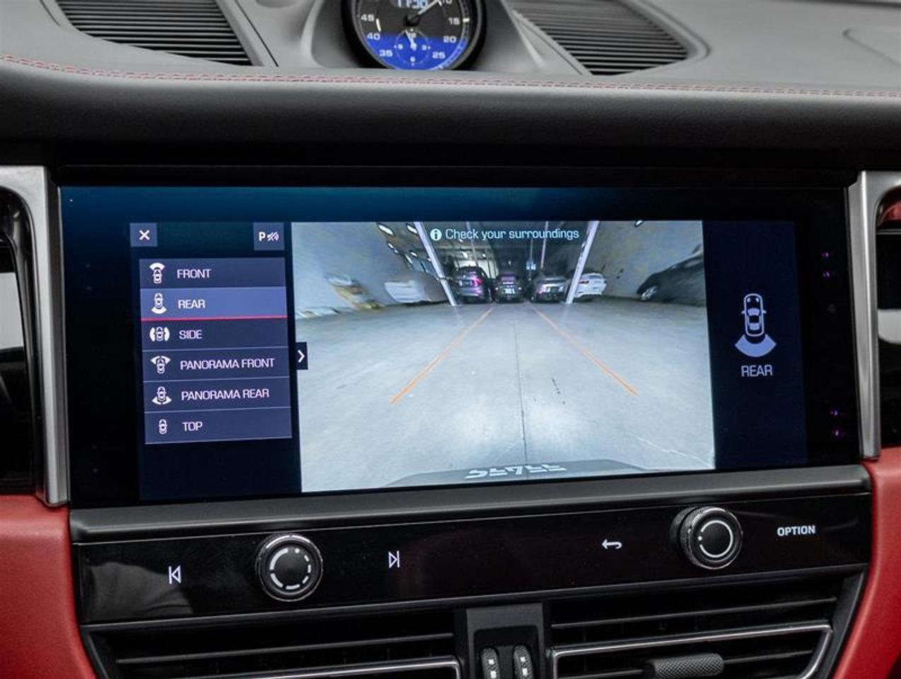 2024 Porsche Macan  Photo