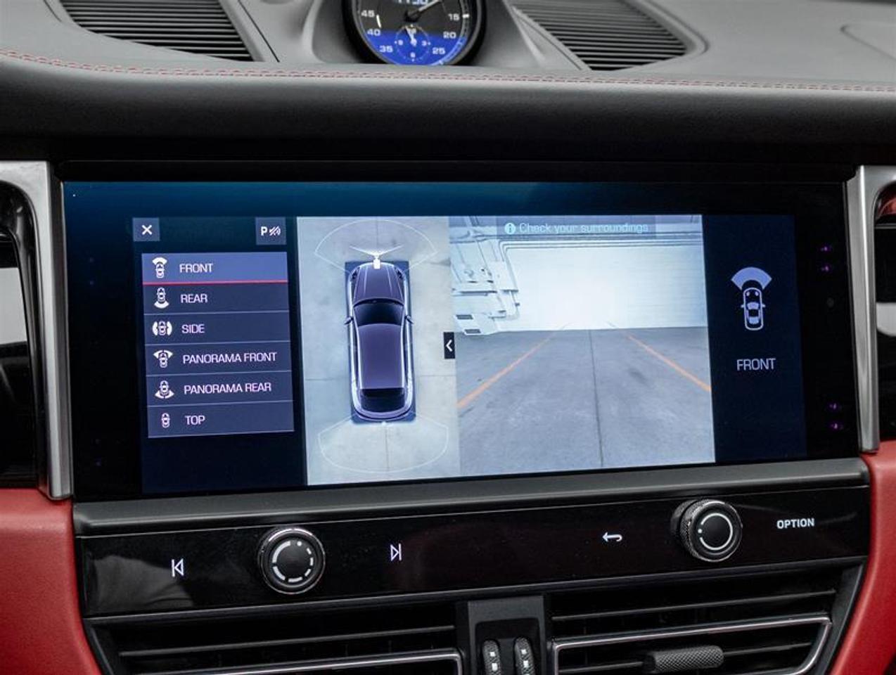 2024 Porsche Macan  Photo