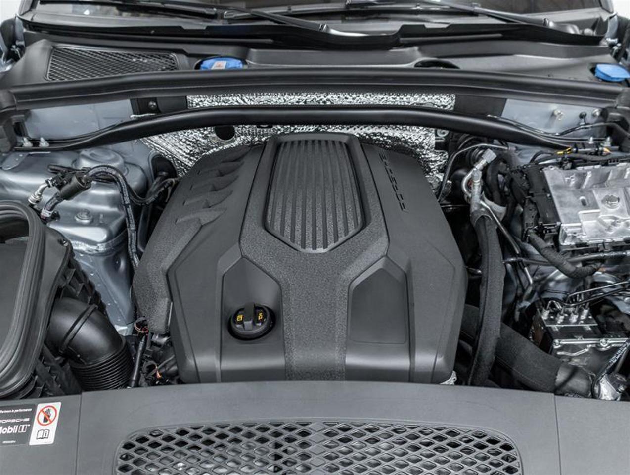 2026 Porsche Macan  Photo