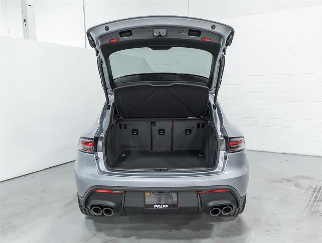 2026 Porsche Macan  Photo