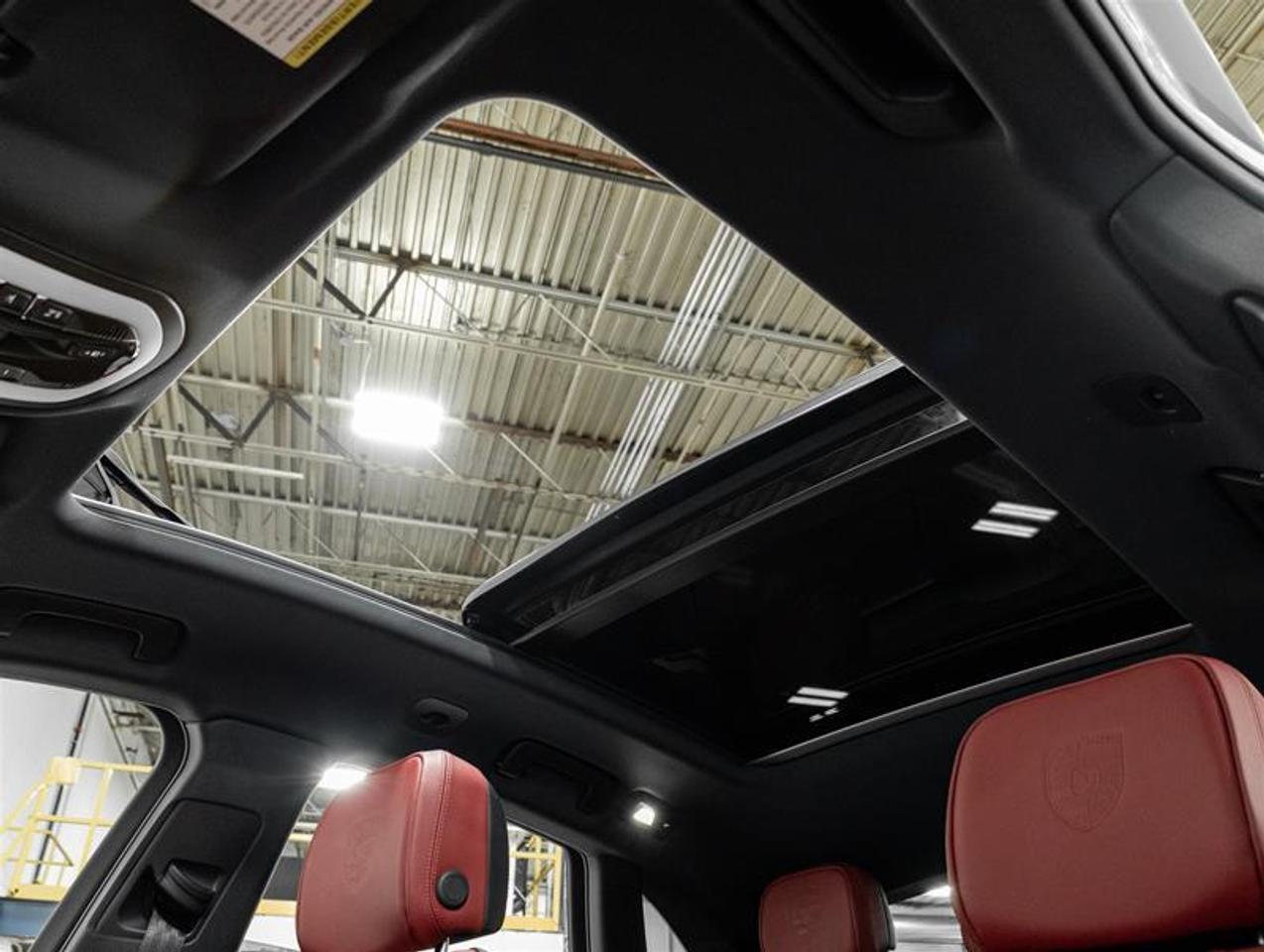 2026 Porsche Macan  Photo