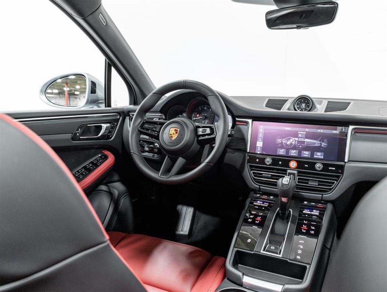 2026 Porsche Macan  Photo