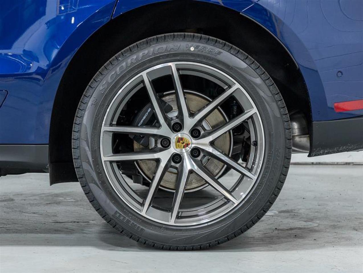 2026 Porsche Macan  Photo4