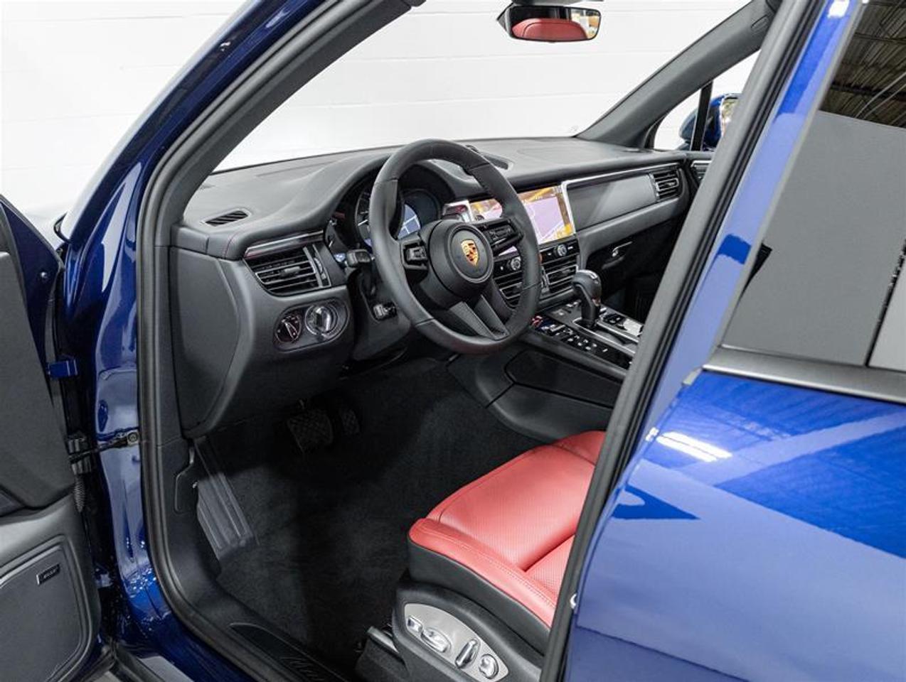 2026 Porsche Macan  Photo