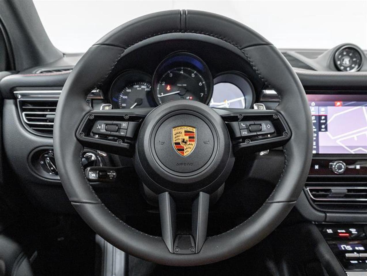 2026 Porsche Macan  Photo