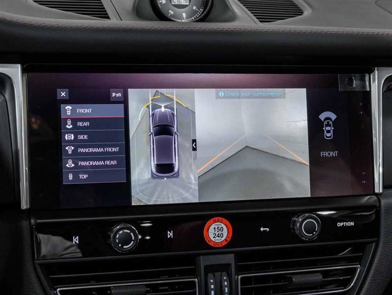 2026 Porsche Macan  Photo