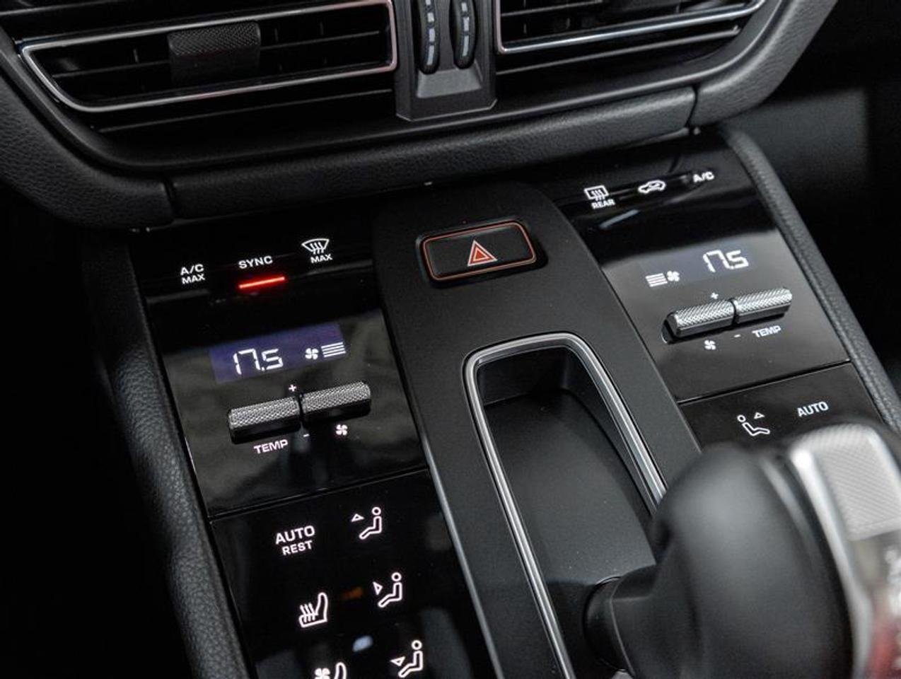 2026 Porsche Macan  Photo