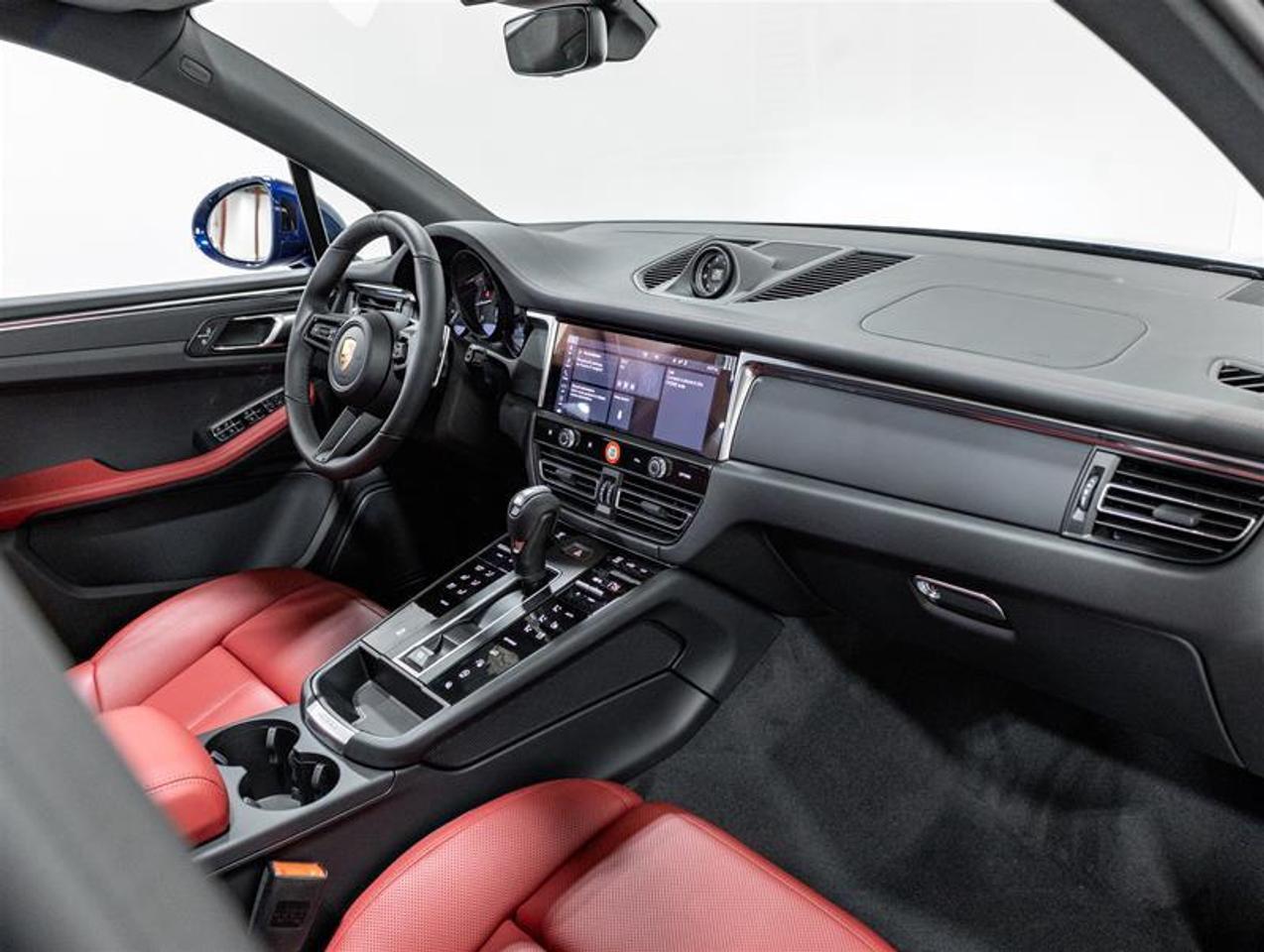 2026 Porsche Macan  Photo