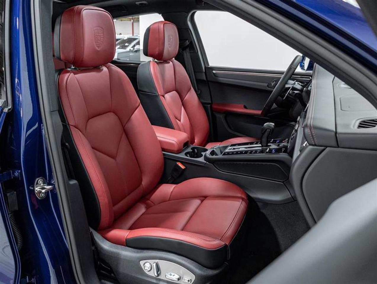 2026 Porsche Macan  Photo
