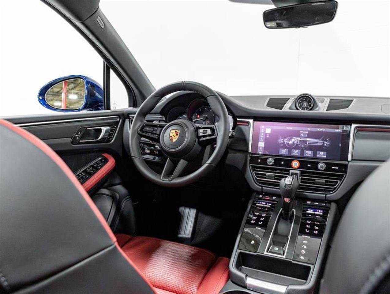 2026 Porsche Macan  Photo