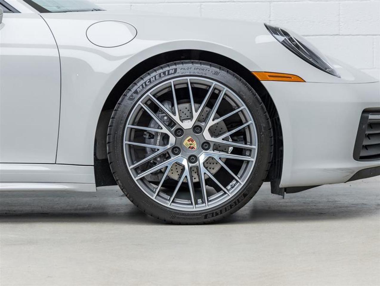 2023 Porsche 911  Photo