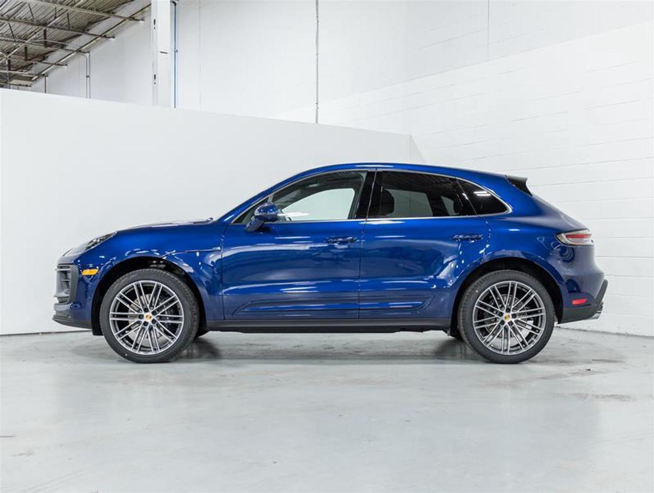 2026 Porsche Macan  Photo3