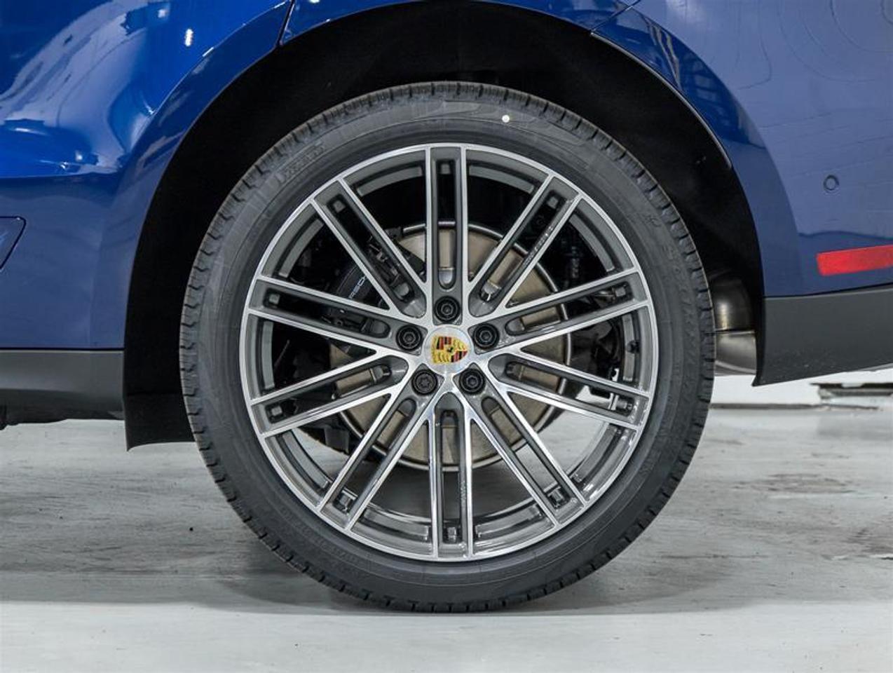 2026 Porsche Macan  Photo