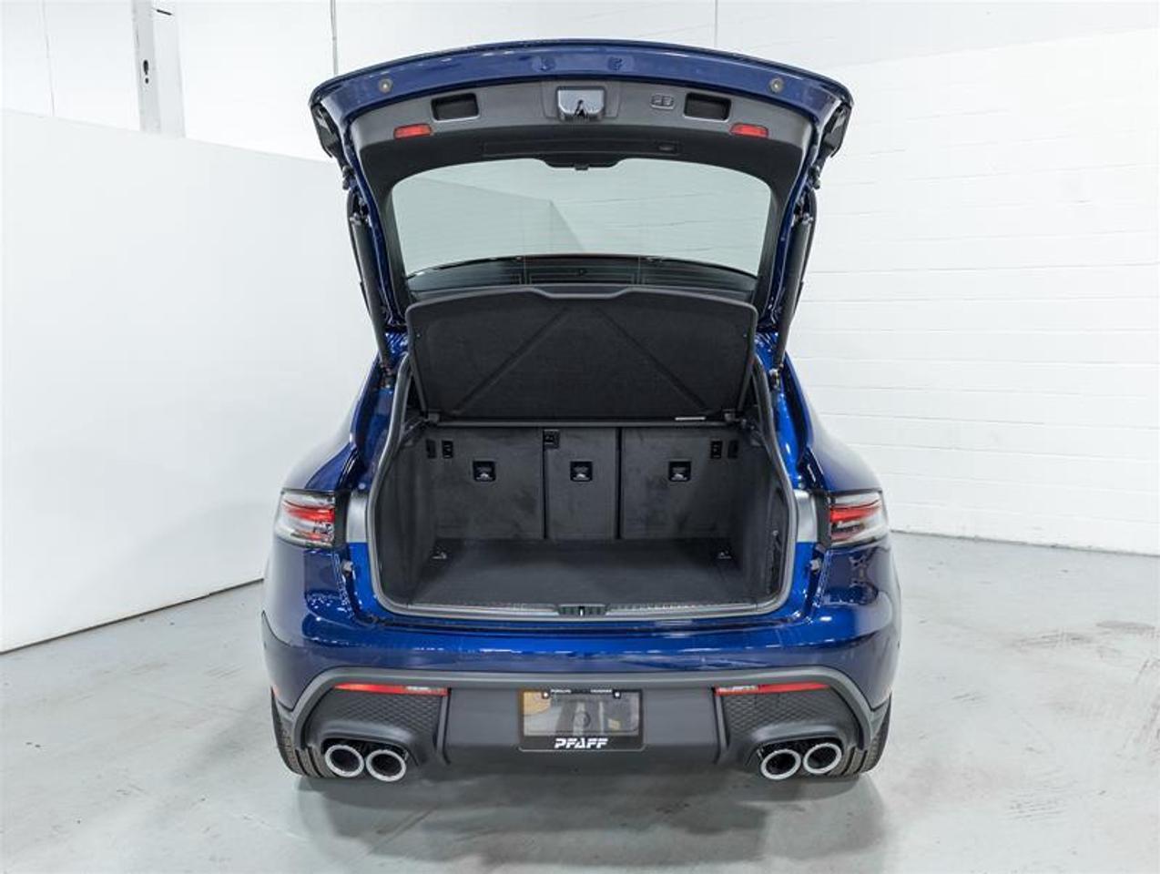 2026 Porsche Macan  Photo
