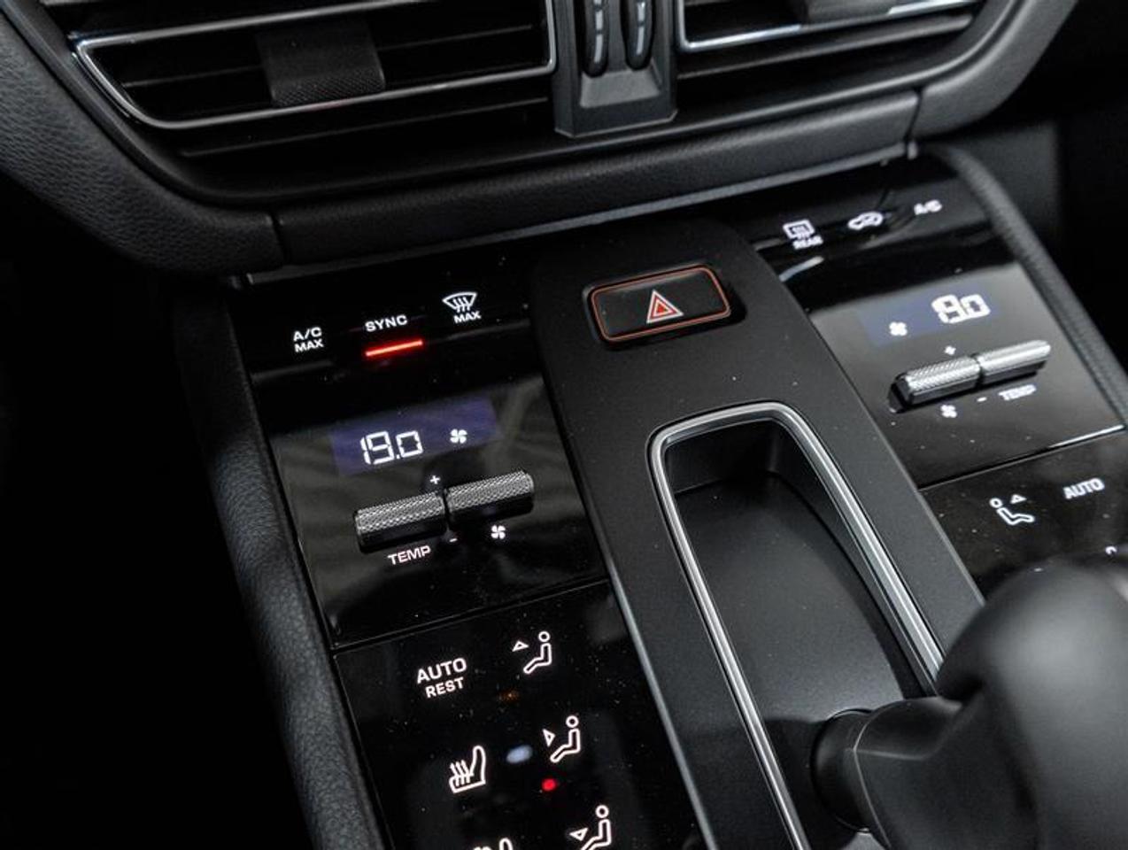 2026 Porsche Macan  Photo