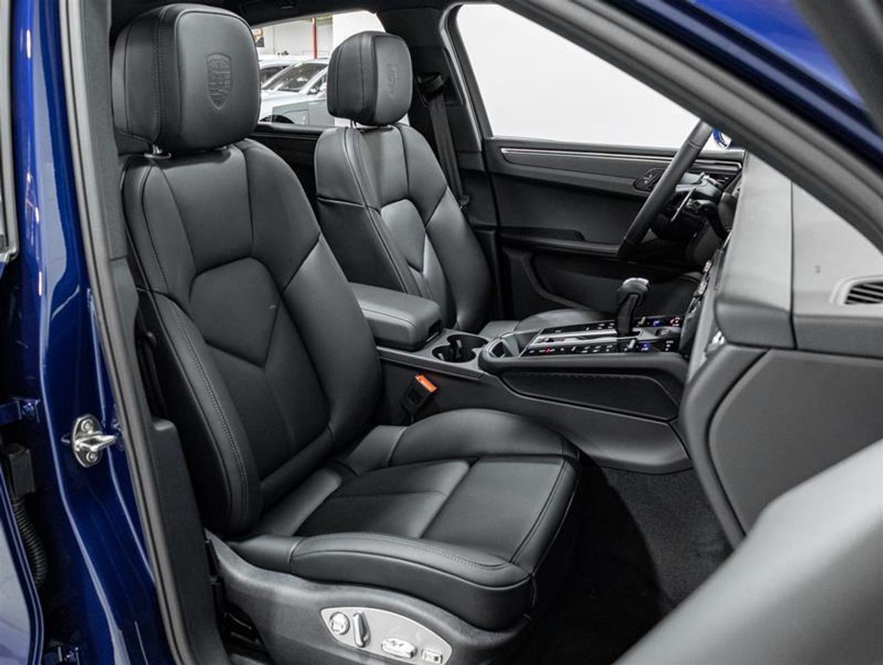 2026 Porsche Macan  Photo