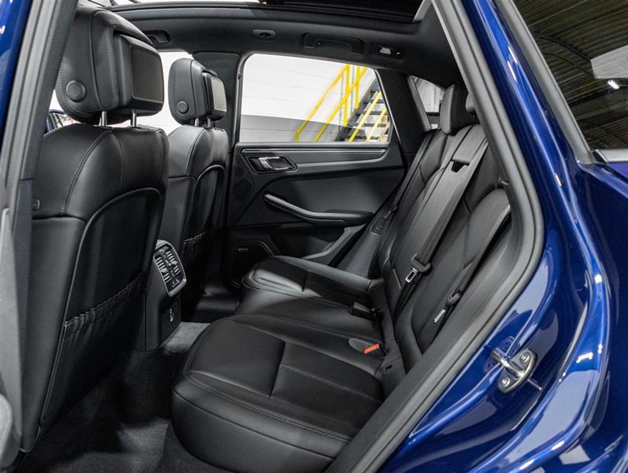 2026 Porsche Macan  Photo