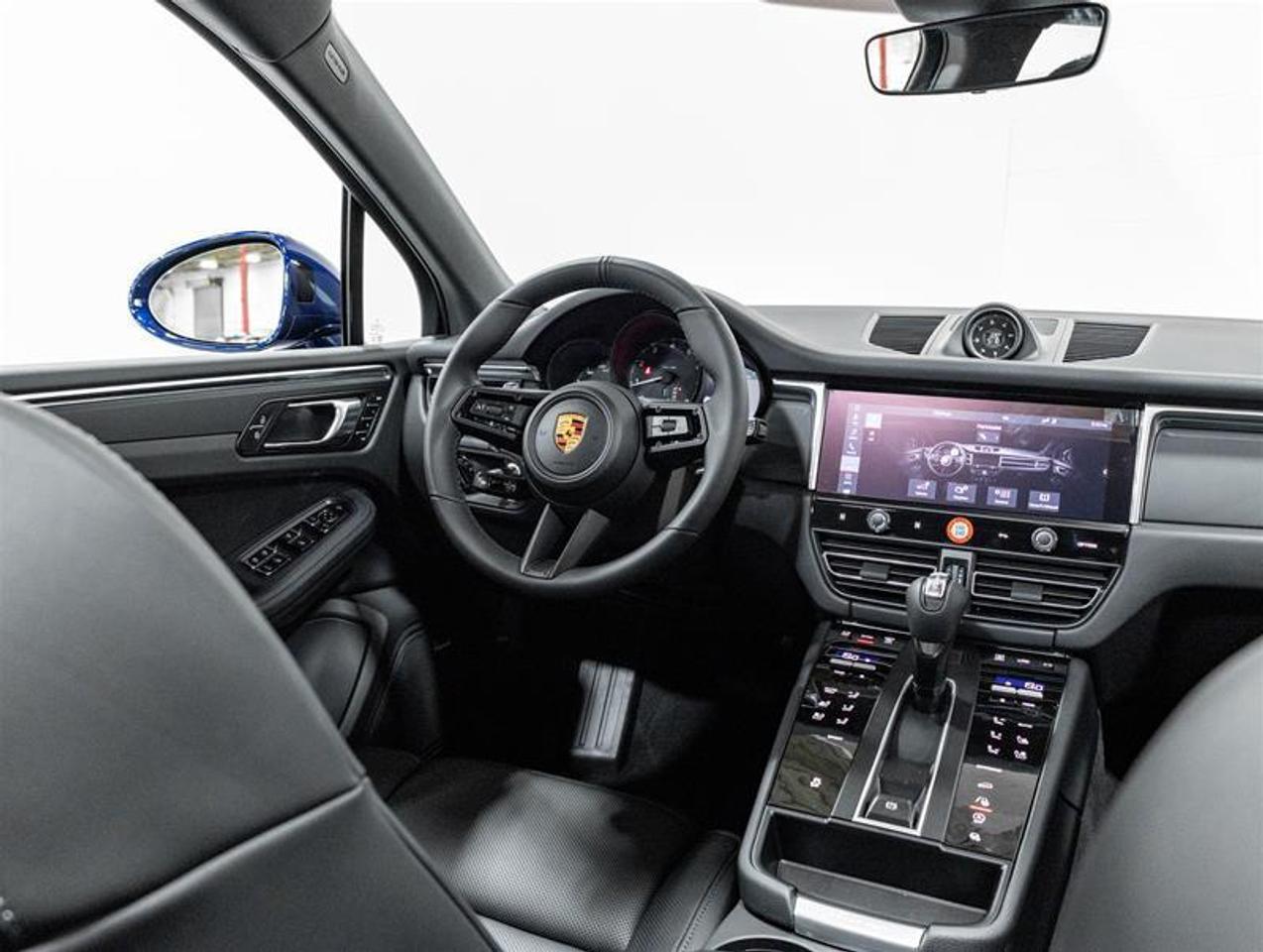 2026 Porsche Macan  Photo