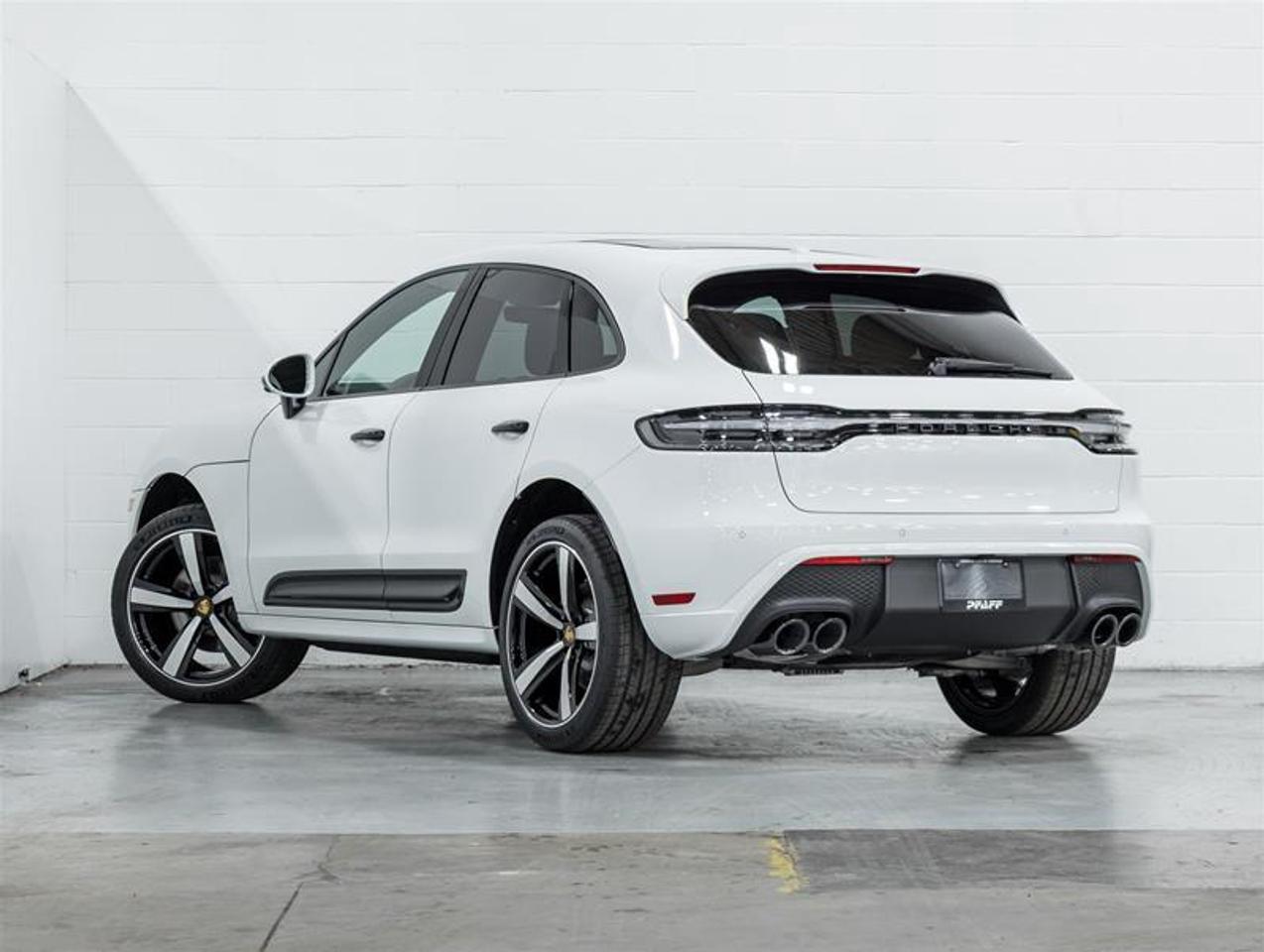 2026 Porsche Macan  Photo