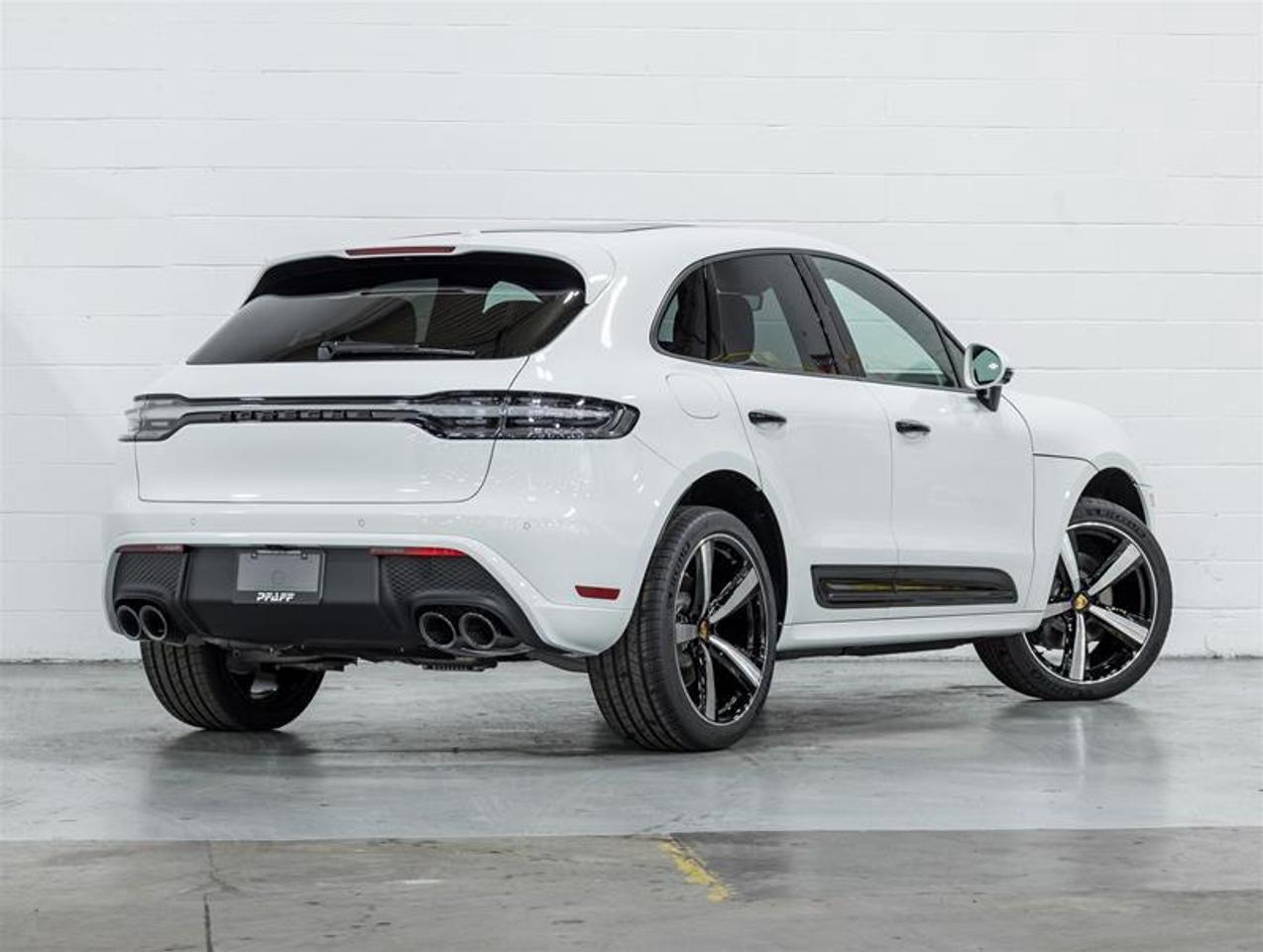 2026 Porsche Macan  Photo