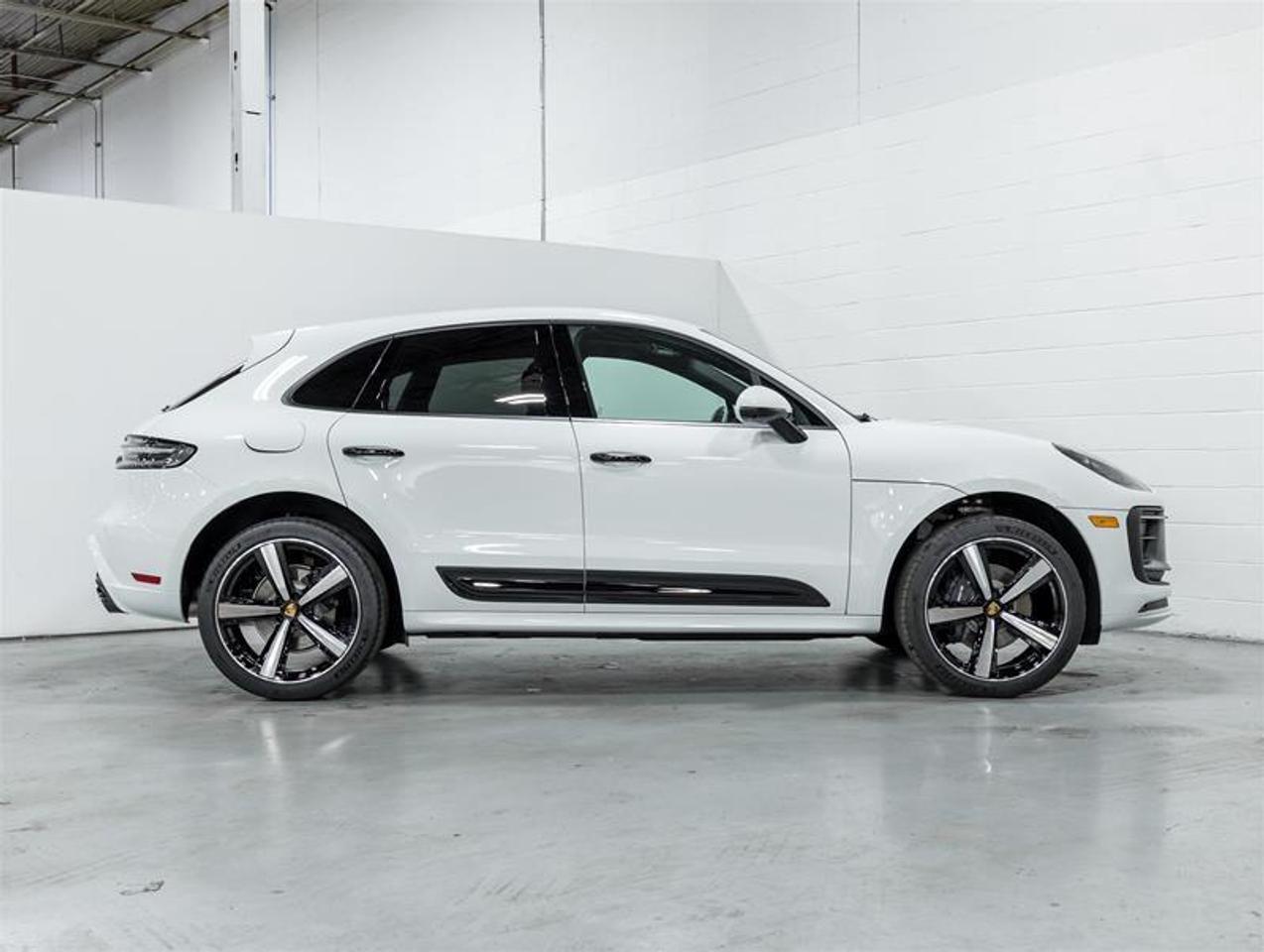 2026 Porsche Macan  Photo