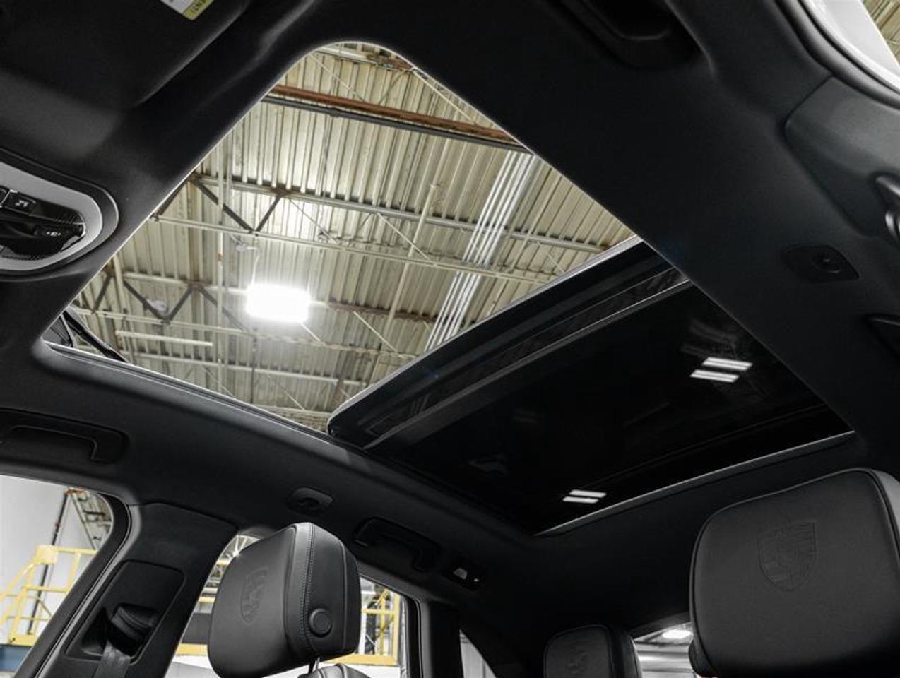 2026 Porsche Macan  Photo