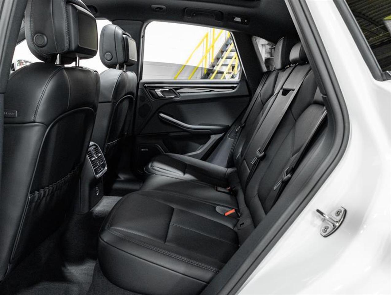 2026 Porsche Macan  Photo