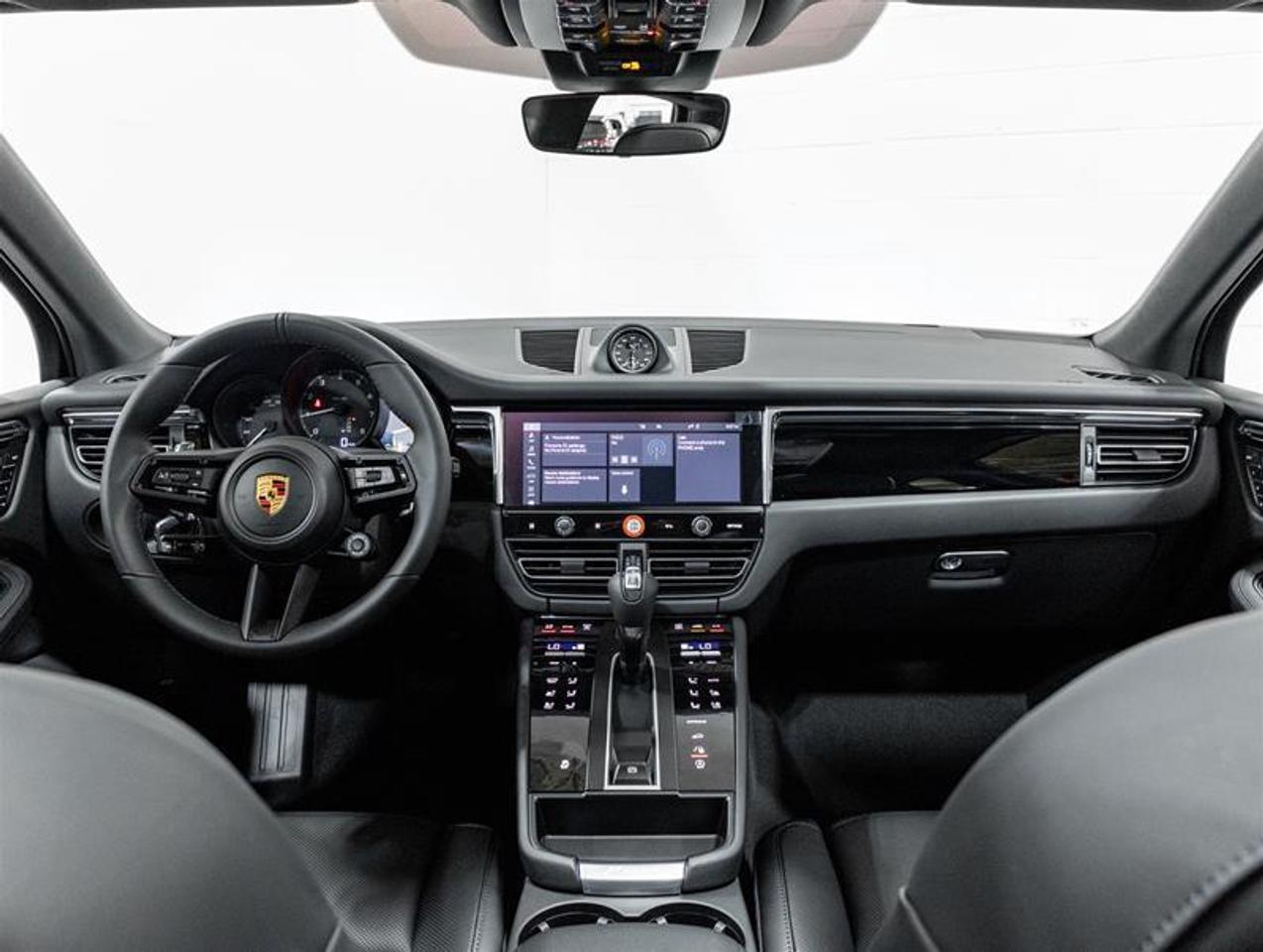 2026 Porsche Macan  Photo