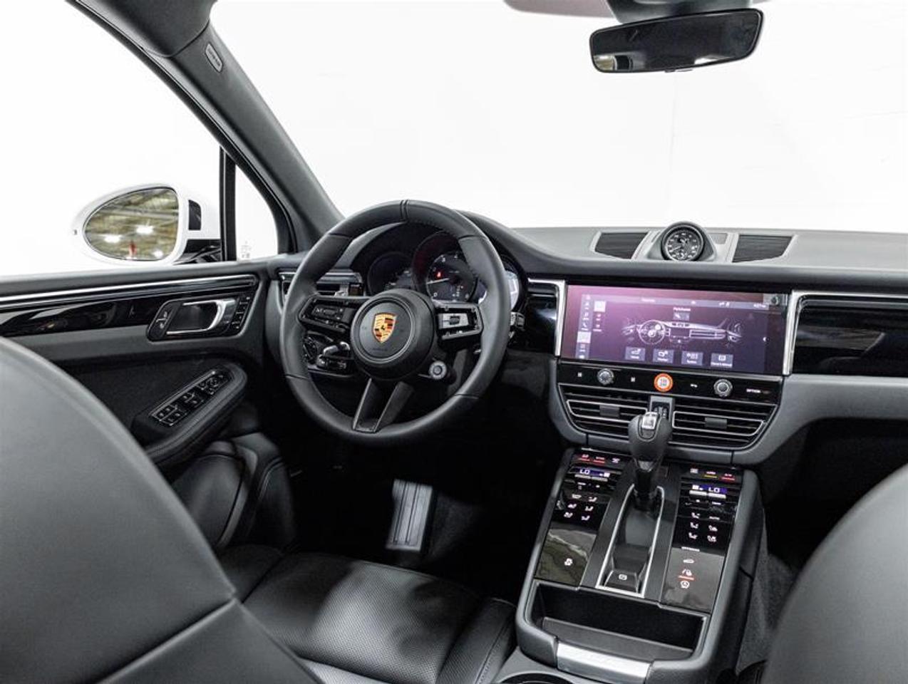 2026 Porsche Macan  Photo