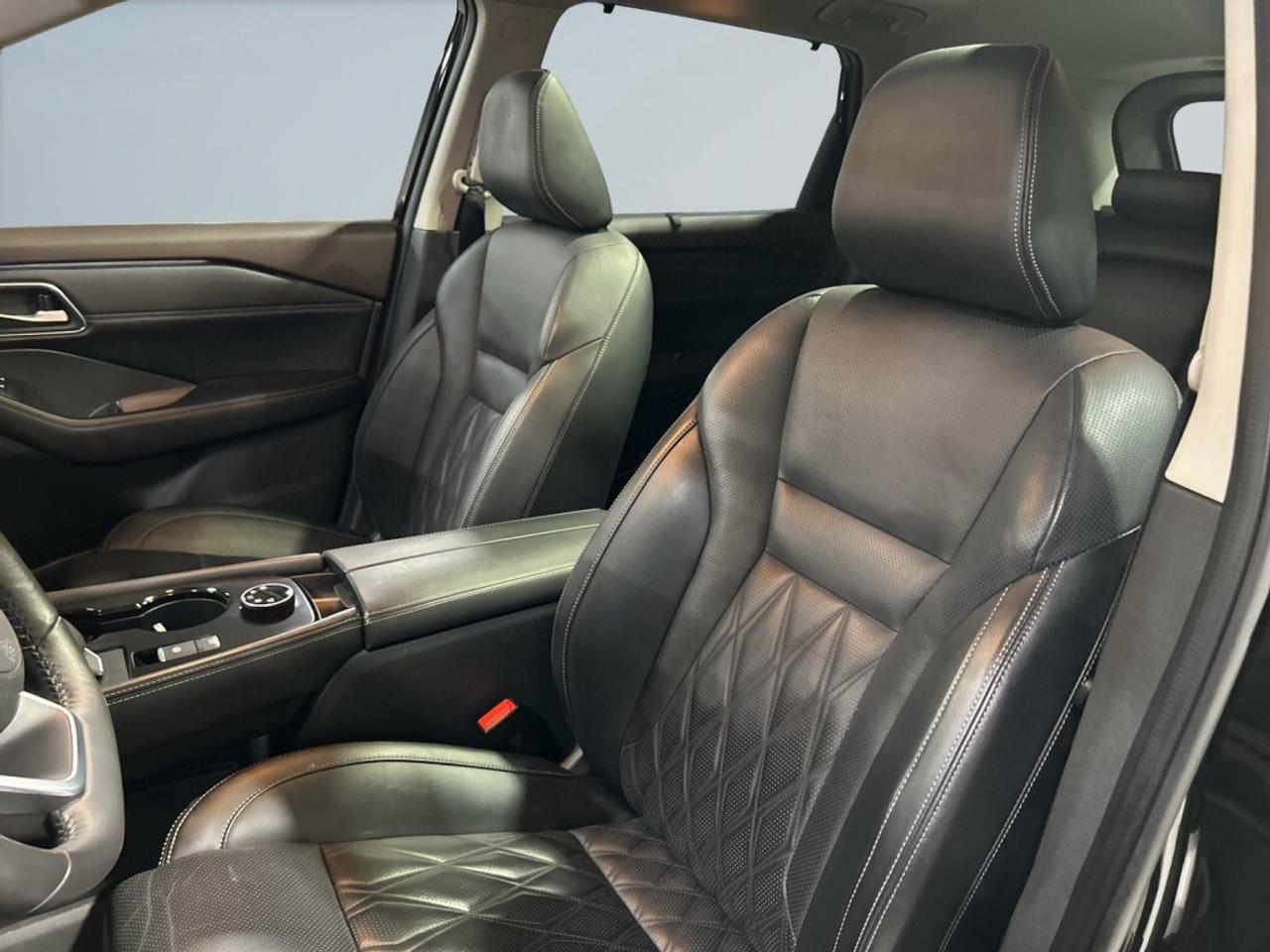 2021 Nissan Rogue Platinum AWD / Drive Assist / NAV / Sunroof / Leat Photo