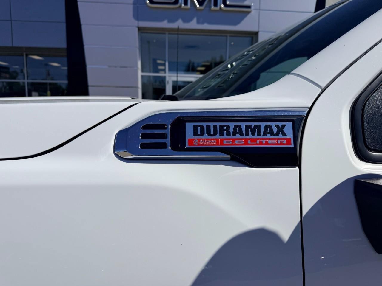 2024 GMC SIERRA 2500HD 4WD Crew Cab 159  Pro Photo