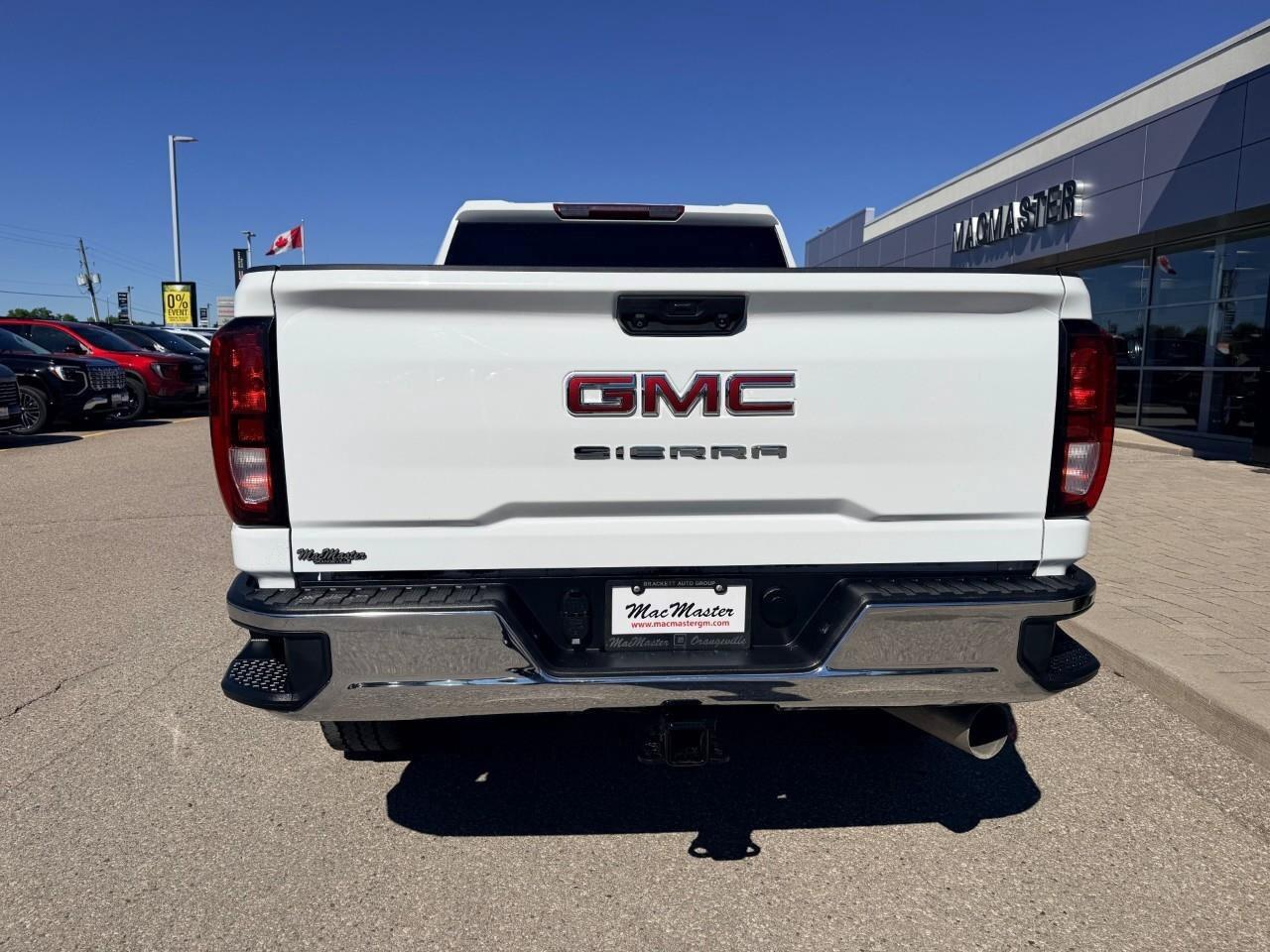 2024 GMC SIERRA 2500HD 4WD Crew Cab 159  Pro Photo