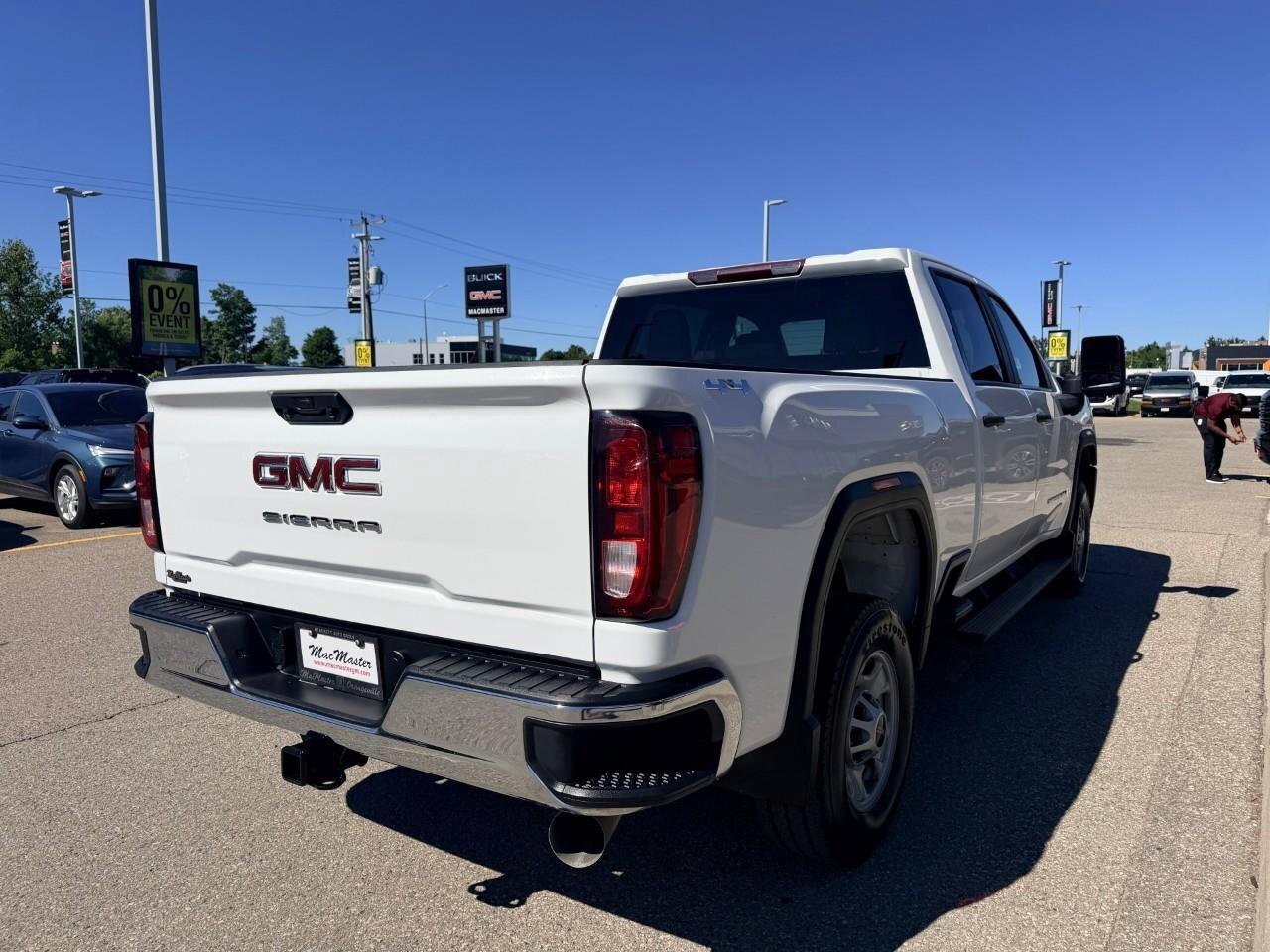 2024 GMC SIERRA 2500HD 4WD Crew Cab 159  Pro Photo