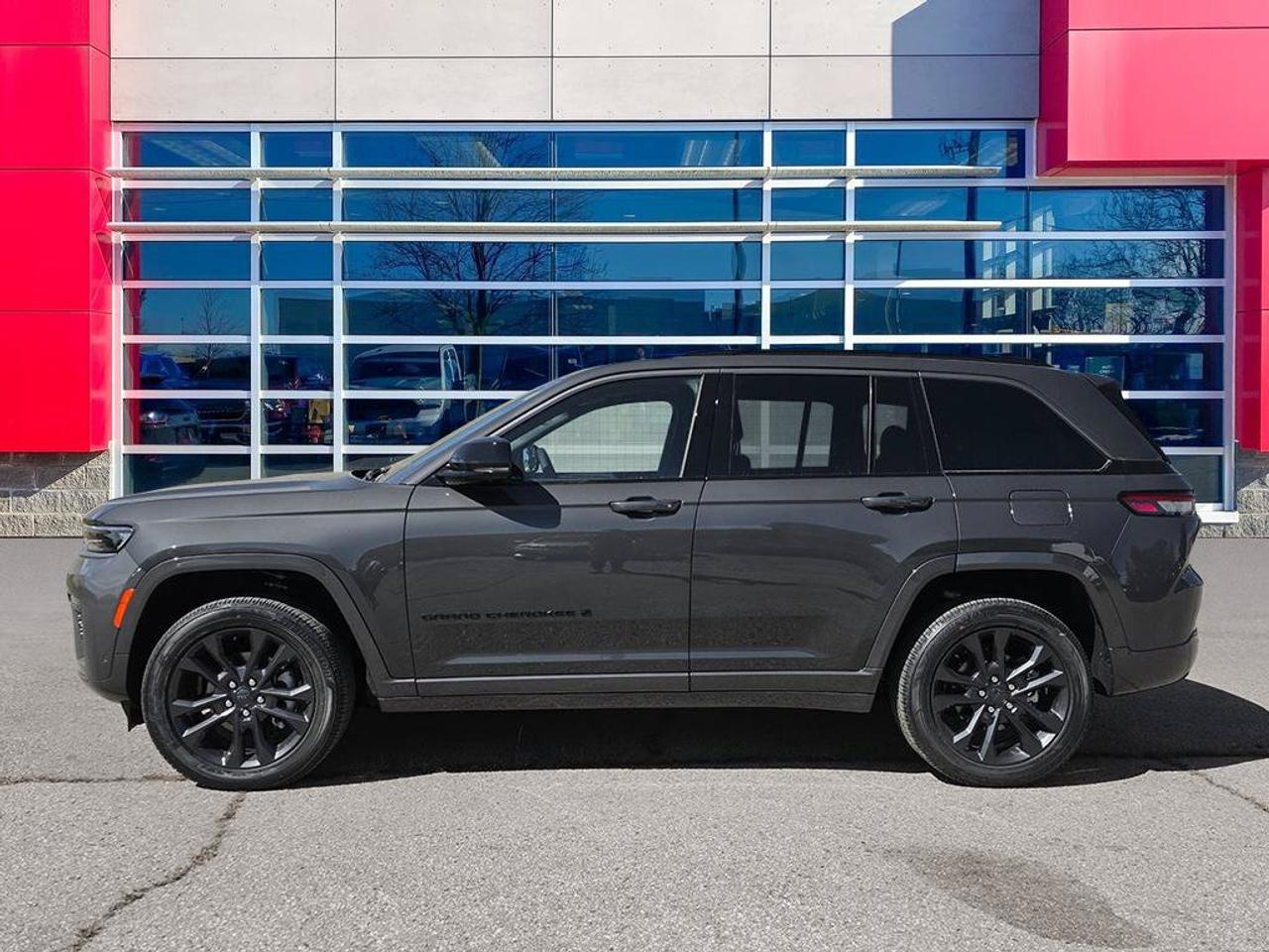 2026 Jeep Grand Cherokee Limited Reserve|HEADS UPDISPLAY|NIGHT VISION|TRAILER TOW GROUP|aLL WEATHER FLOOR MATS Photo