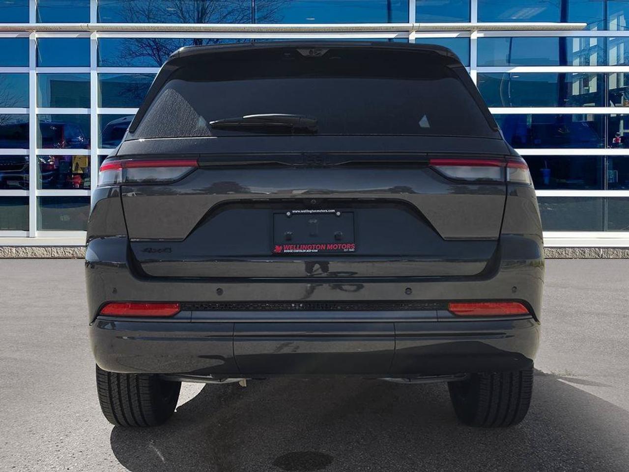 2026 Jeep Grand Cherokee Limited Reserve|HEADS UPDISPLAY|NIGHT VISION|TRAILER TOW GROUP|aLL WEATHER FLOOR MATS Photo3