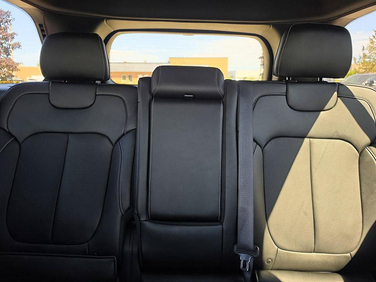 2026 Jeep Grand Cherokee Limited Reserve|HEADS UPDISPLAY|NIGHT VISION|TRAILER TOW GROUP|aLL WEATHER FLOOR MATS Photo