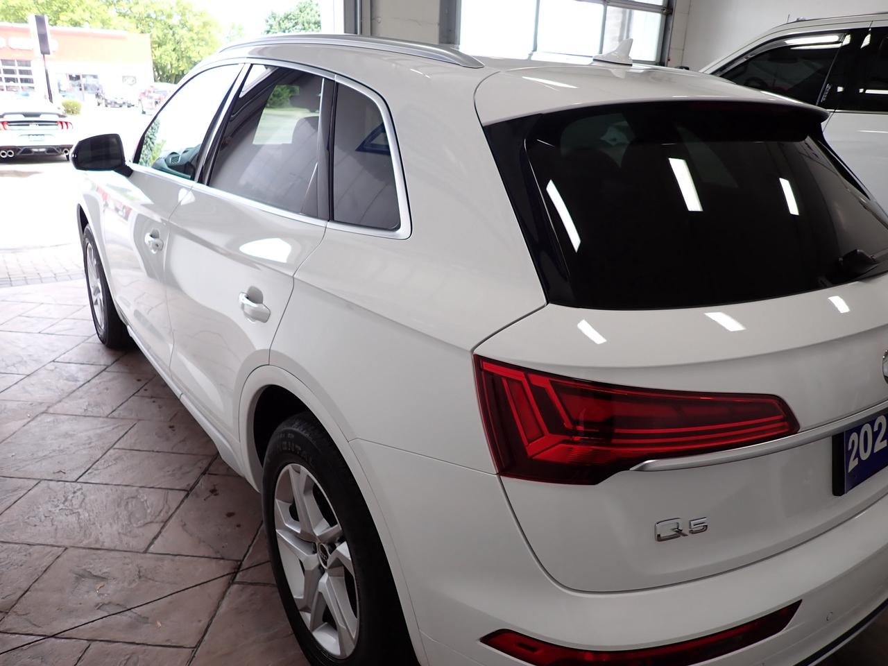 2023 Audi Q5 Komfort 4WD *HYBRID* LEATHER Photo