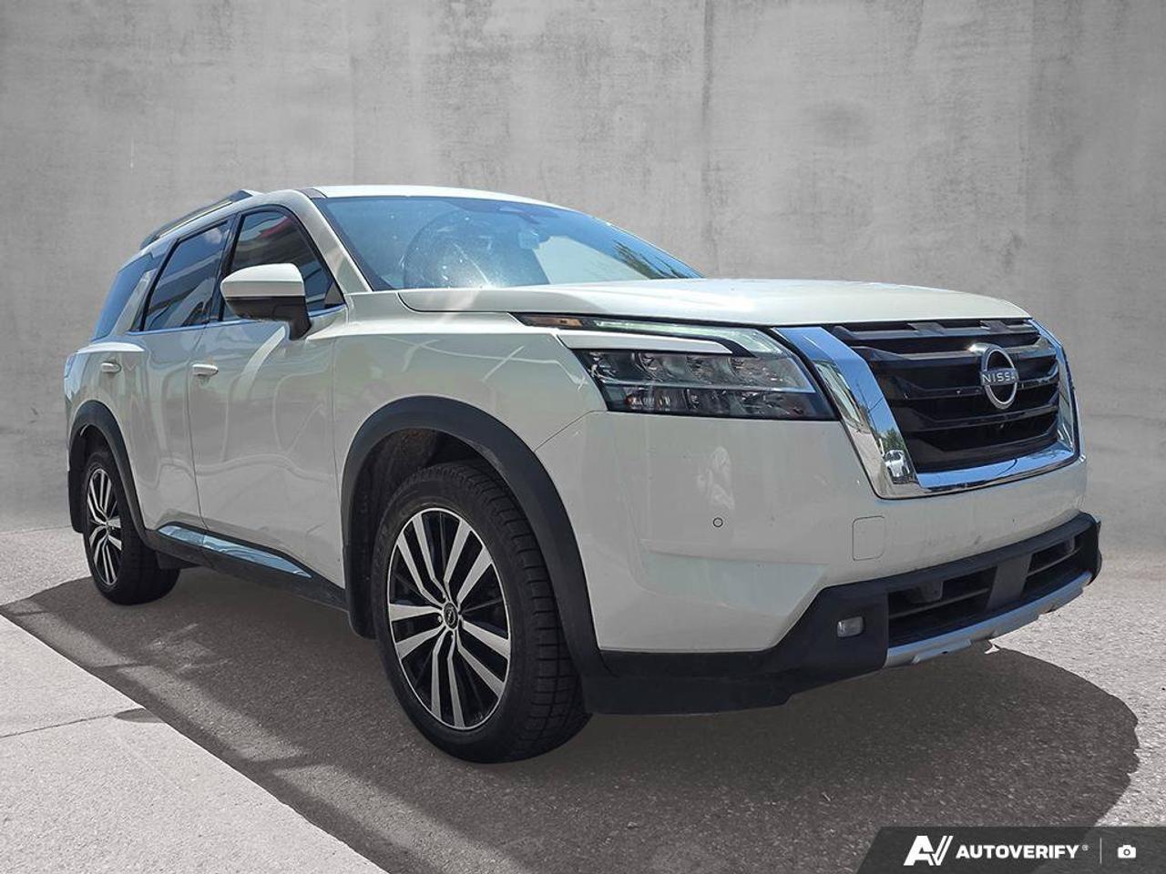 2024 Nissan Pathfinder Platinum | 3RD ROW | 7 PASSENGER | Apple Car Play | Photo