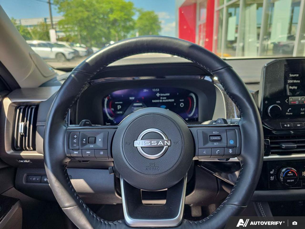 2024 Nissan Pathfinder Platinum | 3RD ROW | 7 PASSENGER | Apple Car Play | Photo