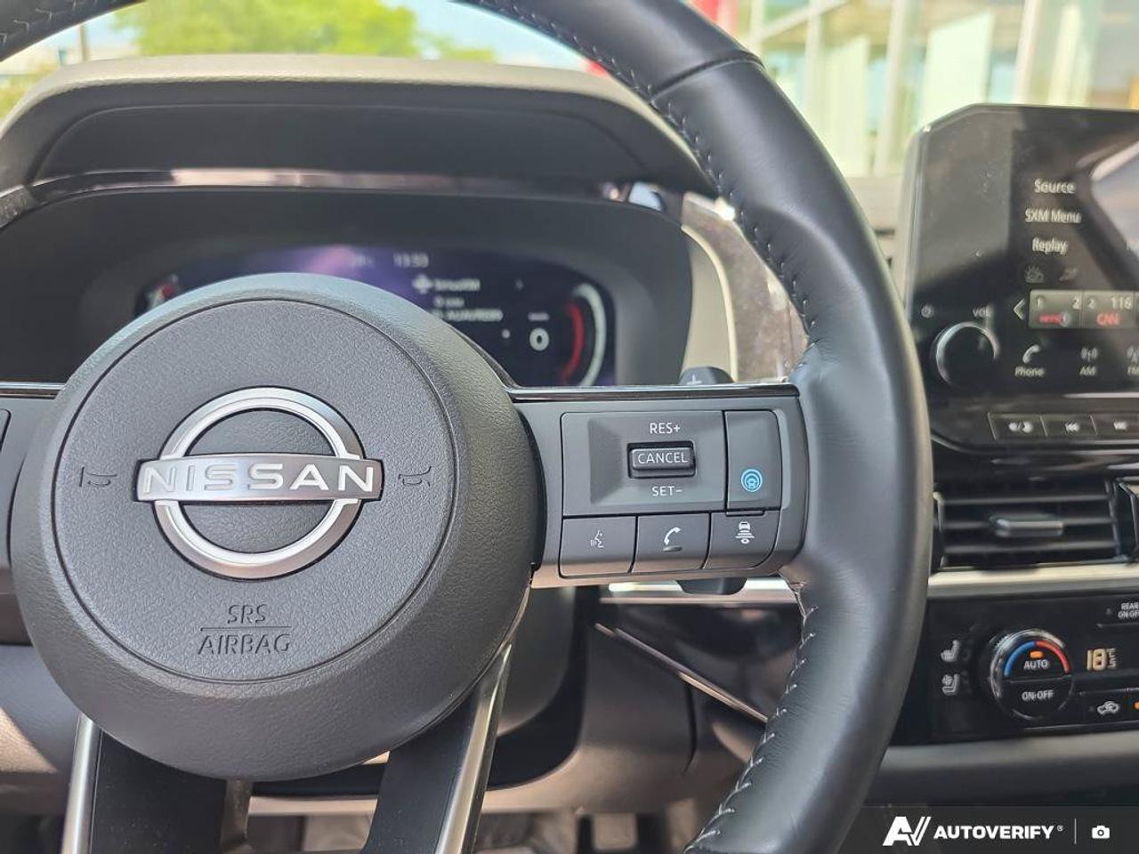 2024 Nissan Pathfinder Platinum | 3RD ROW | 7 PASSENGER | Apple Car Play | Photo