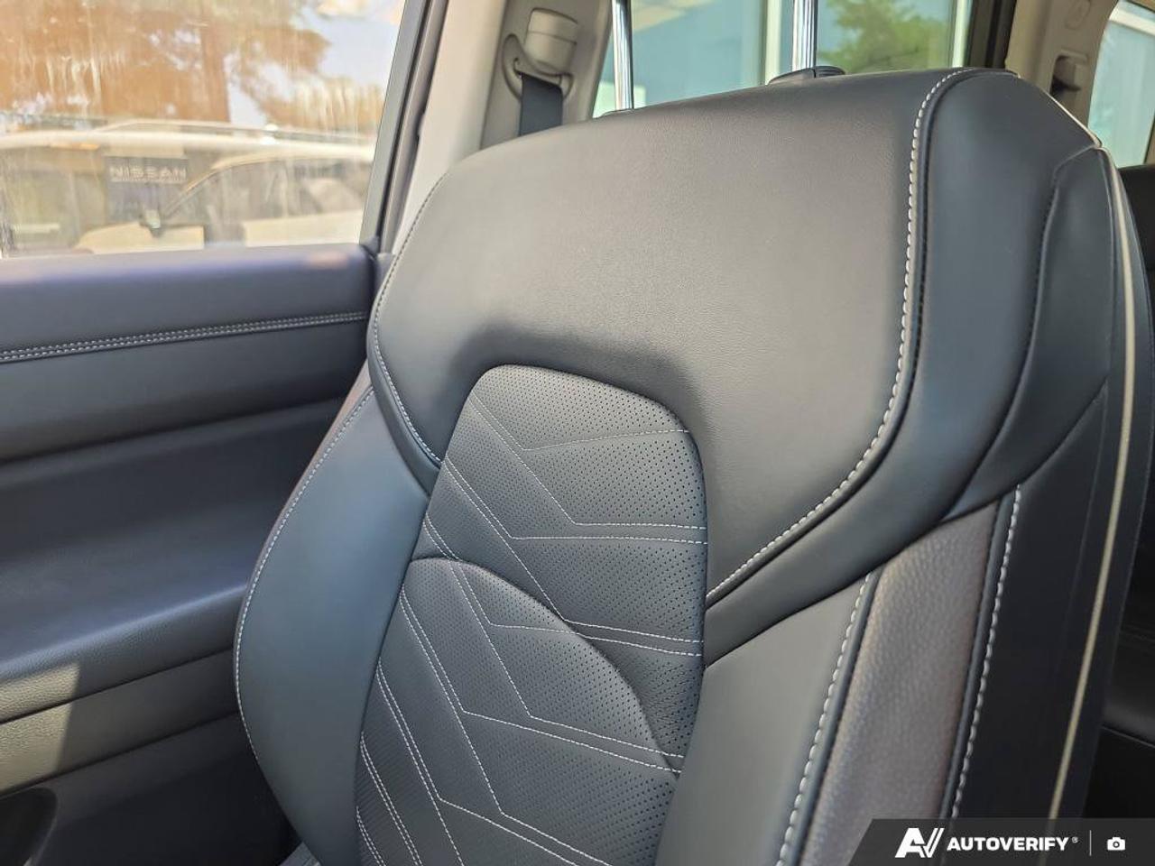 2024 Nissan Pathfinder Platinum | 3RD ROW | 7 PASSENGER | Apple Car Play | Photo