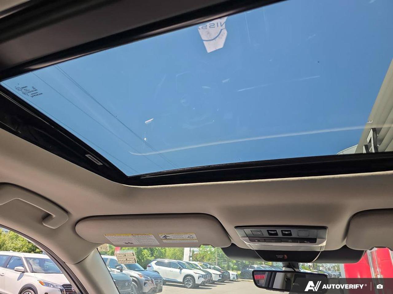 2024 Nissan Pathfinder Platinum | 3RD ROW | 7 PASSENGER | Apple Car Play | Photo
