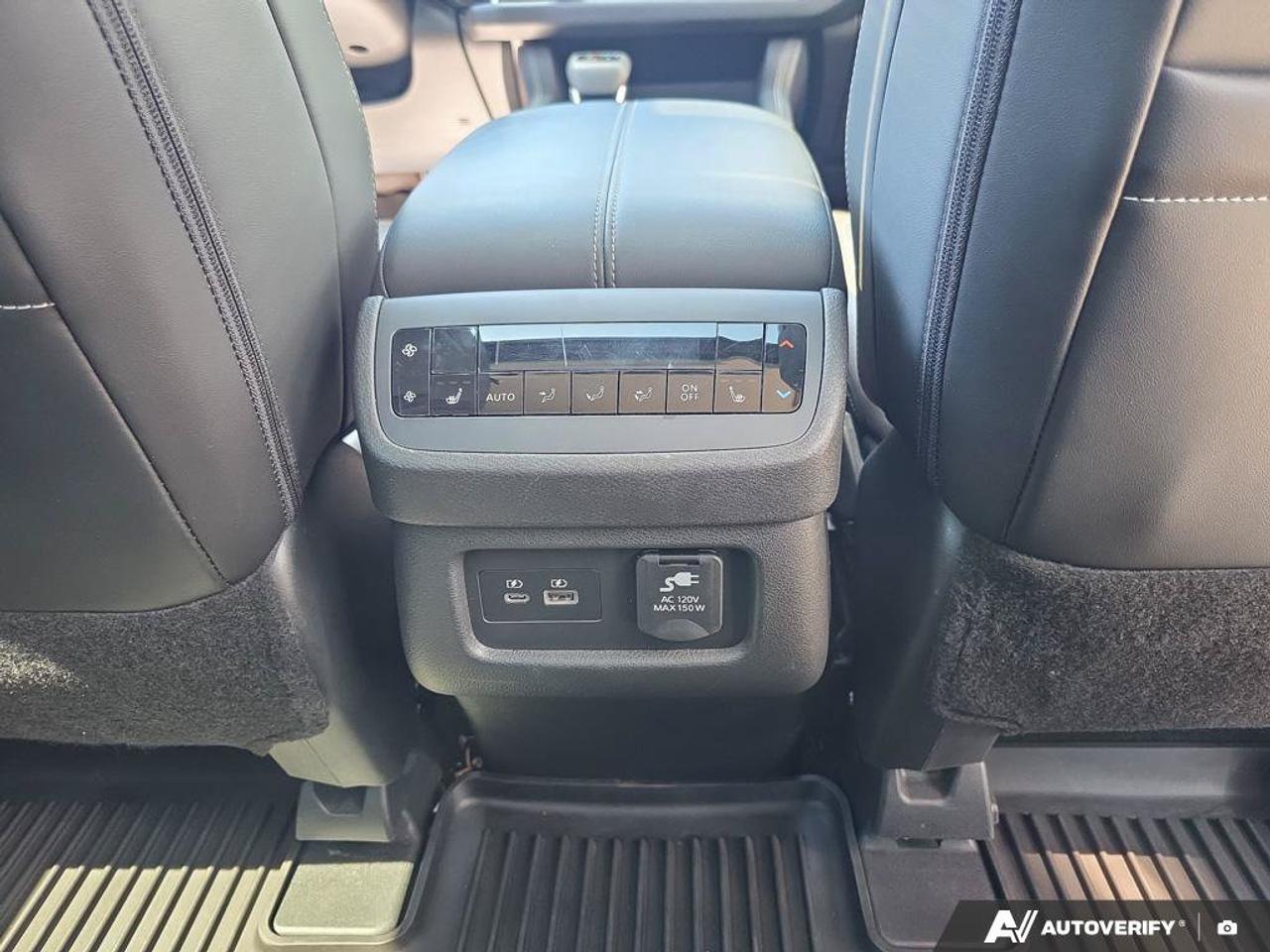 2024 Nissan Pathfinder Platinum | 3RD ROW | 7 PASSENGER | Apple Car Play | Photo