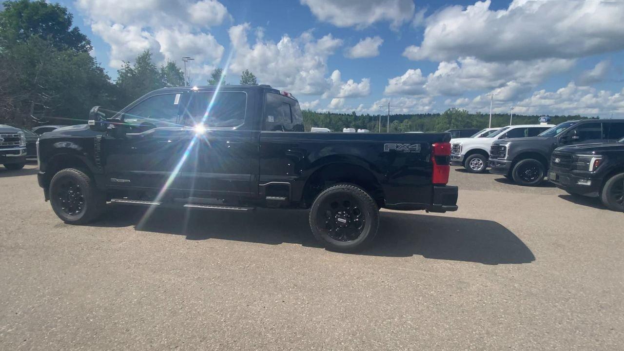 2026 Ford SUPER DUTY F-250 SRW LARIAT Photo