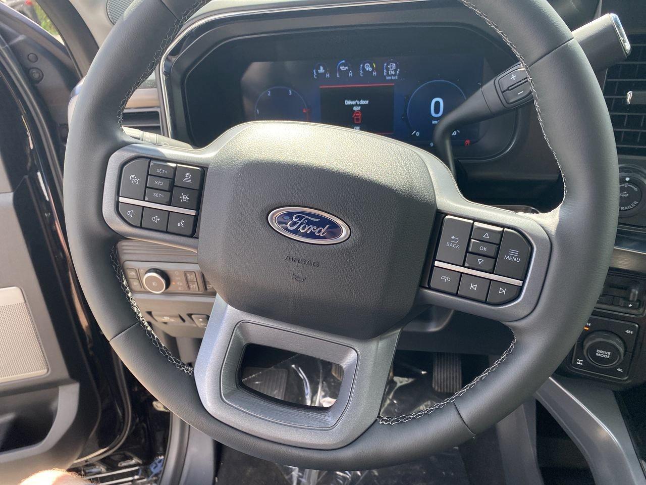2026 Ford SUPER DUTY F-250 SRW LARIAT Photo
