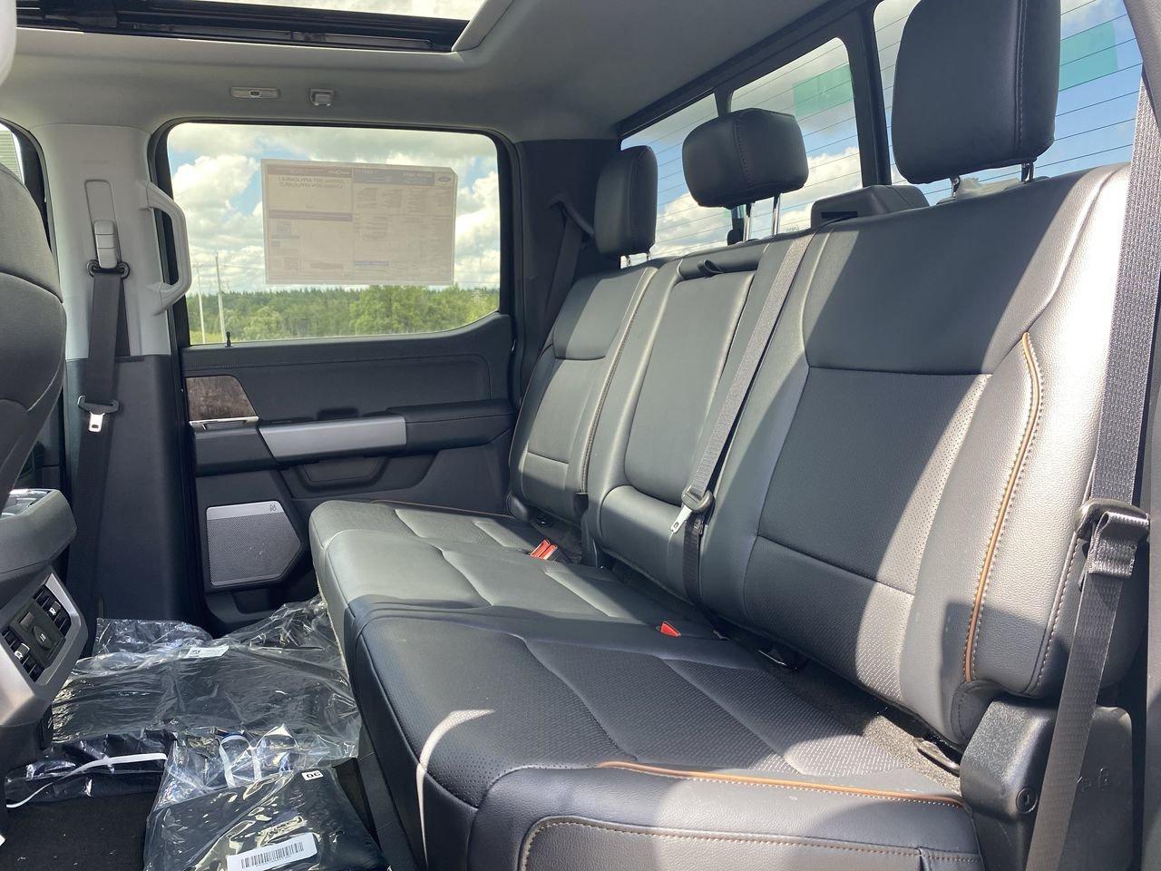 2026 Ford SUPER DUTY F-250 SRW LARIAT Photo