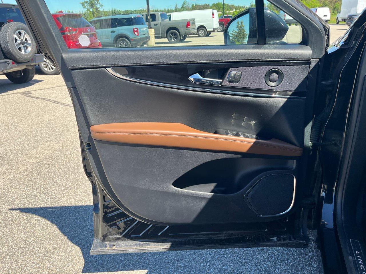 2022 Lincoln Nautilus Reserve AWD Photo