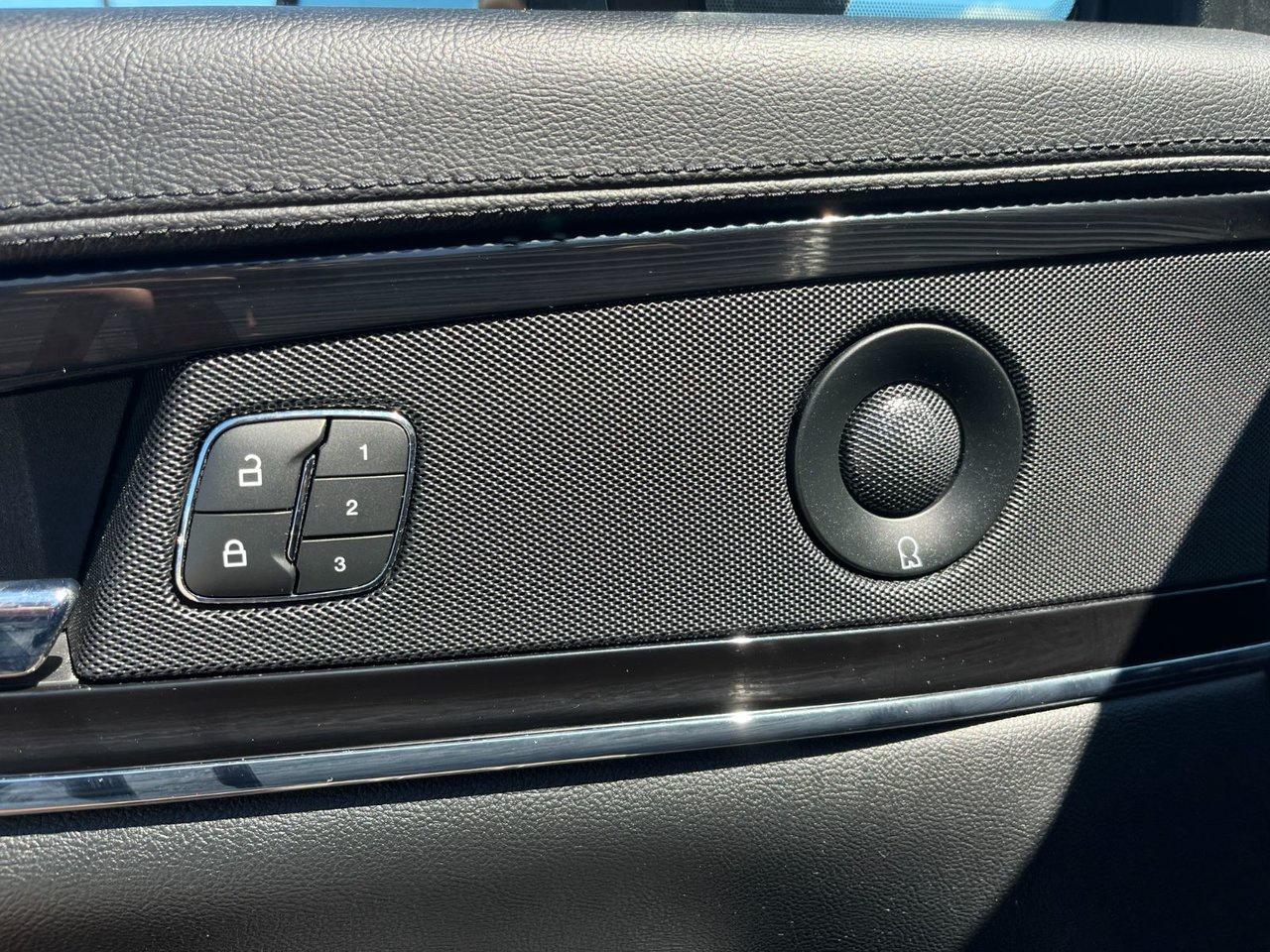 2022 Lincoln Nautilus Reserve AWD Photo