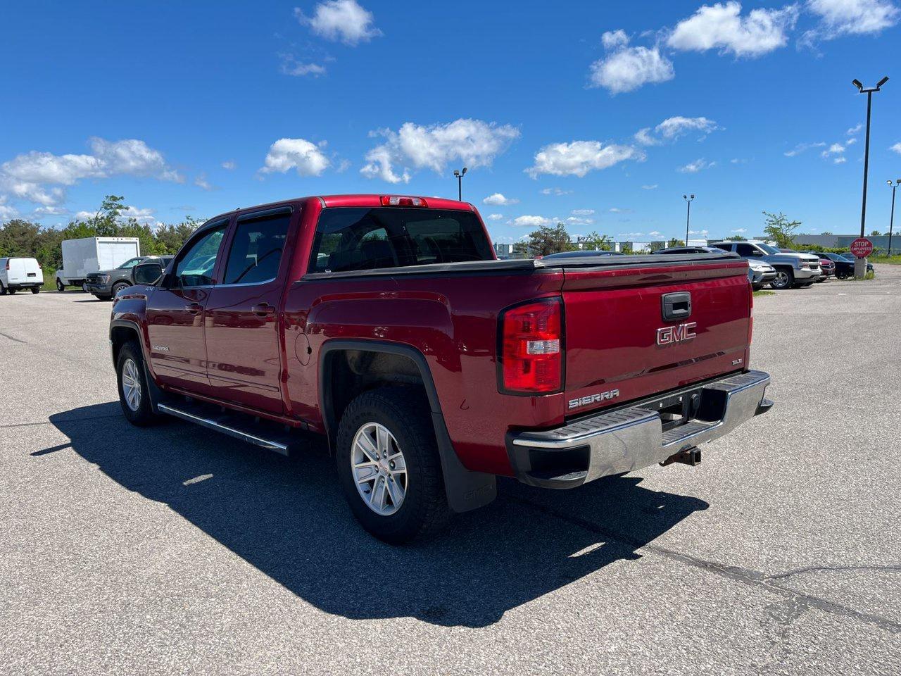 2018 GMC Sierra 1500 4WD Crew Cab 143 WB SLE Photo